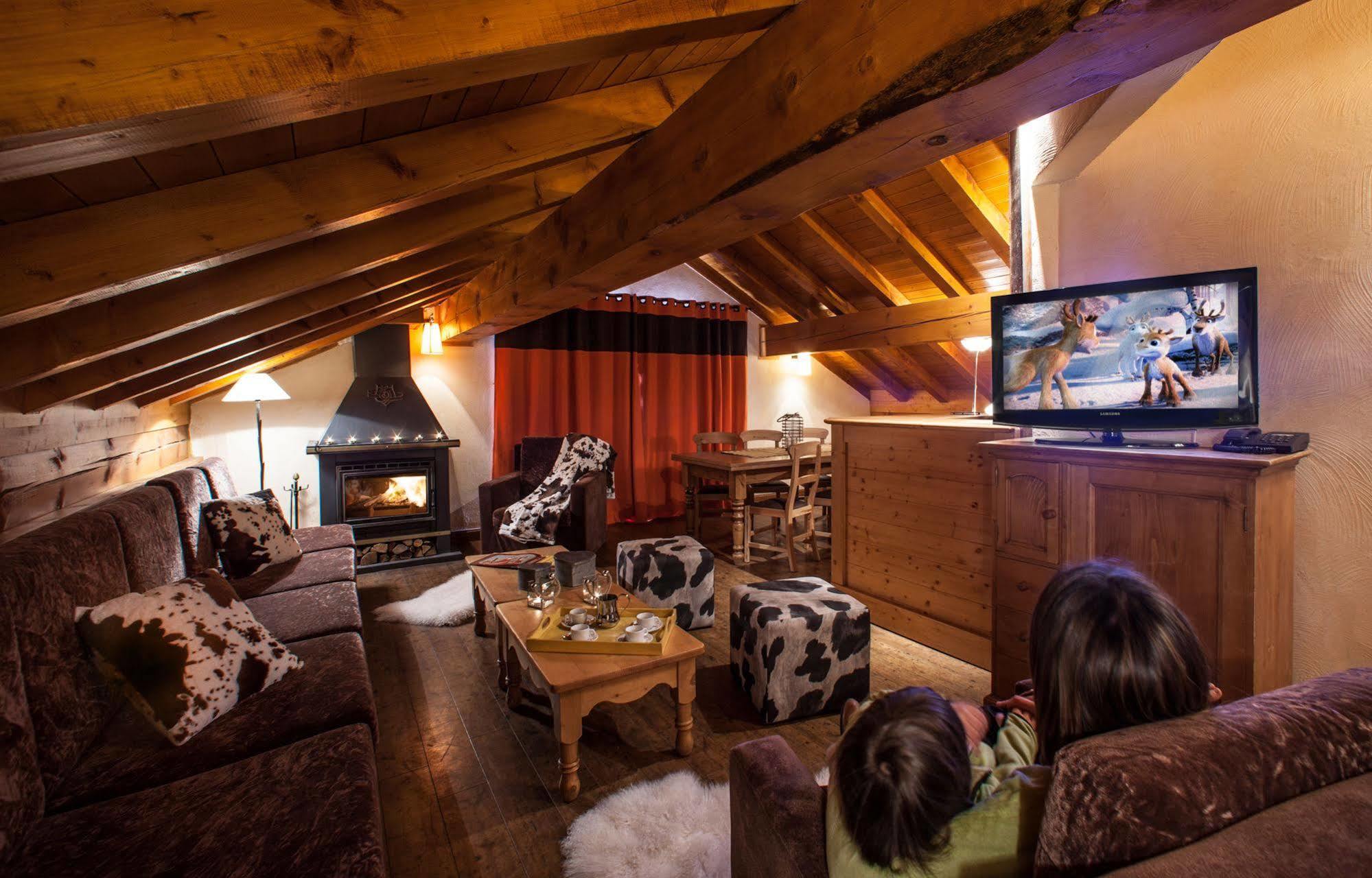 تينْيِ Chalets Montana Planton المظهر الخارجي الصورة