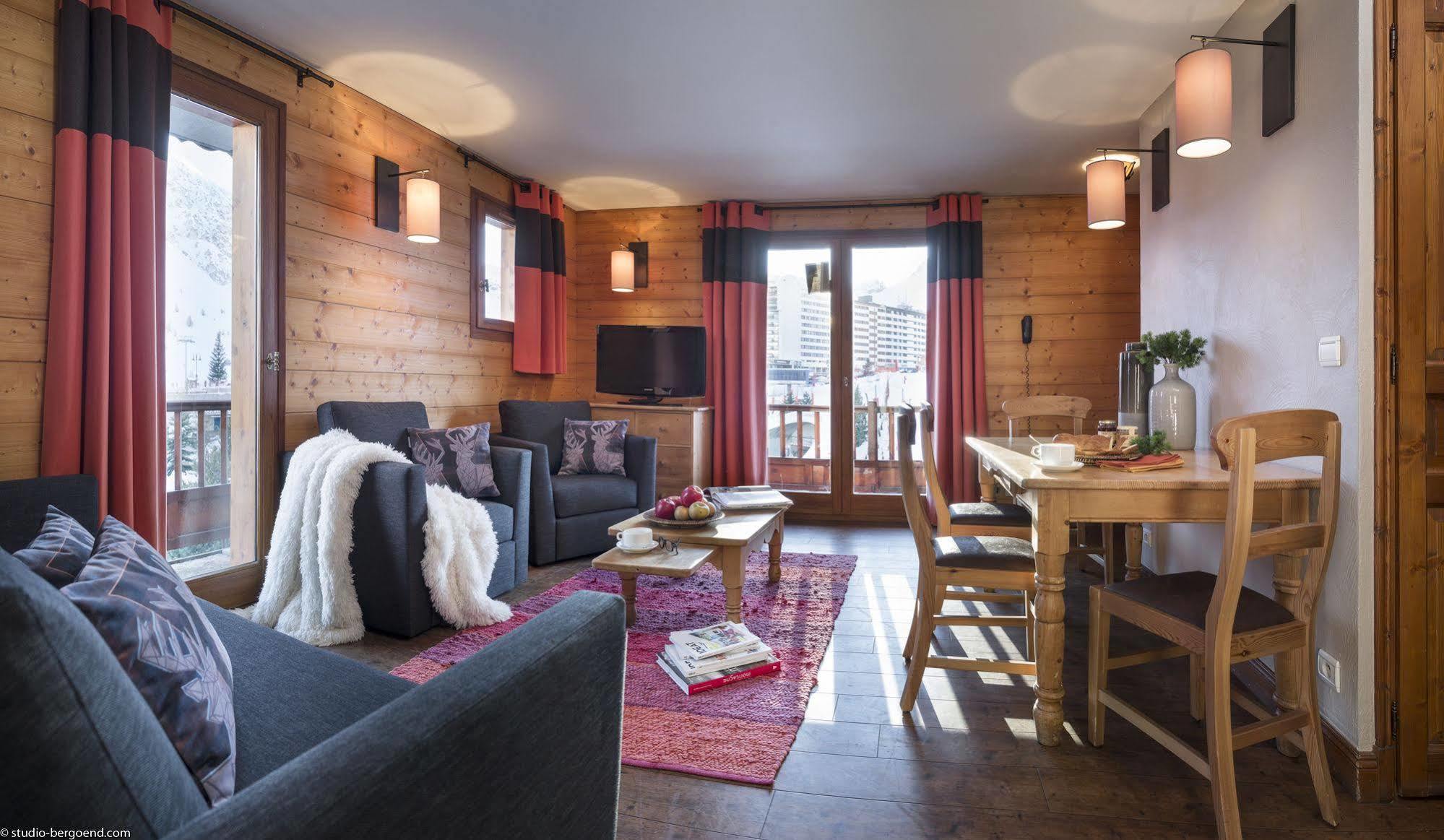 تينْيِ Chalets Montana Planton المظهر الخارجي الصورة