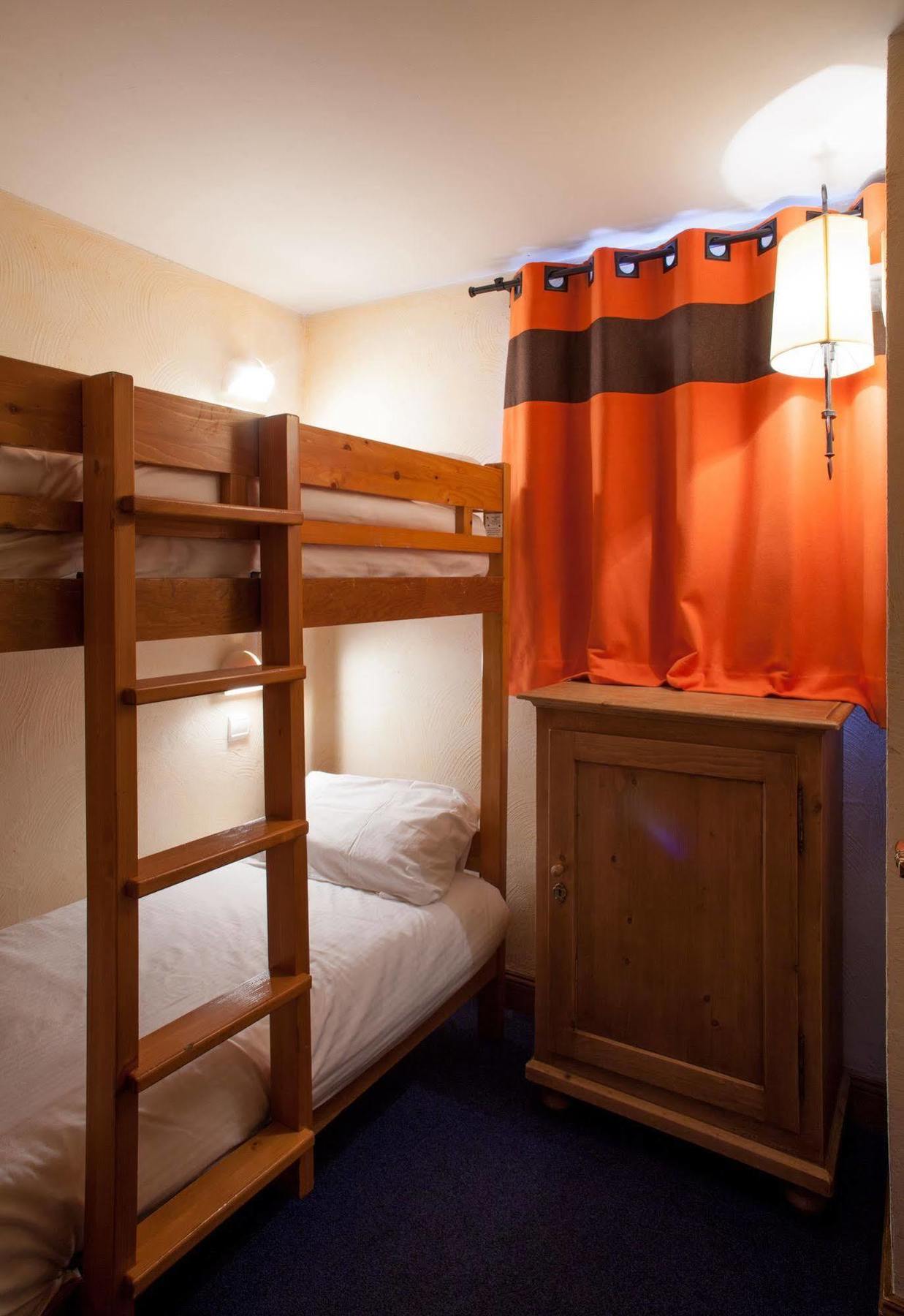 تينْيِ Chalets Montana Planton المظهر الخارجي الصورة